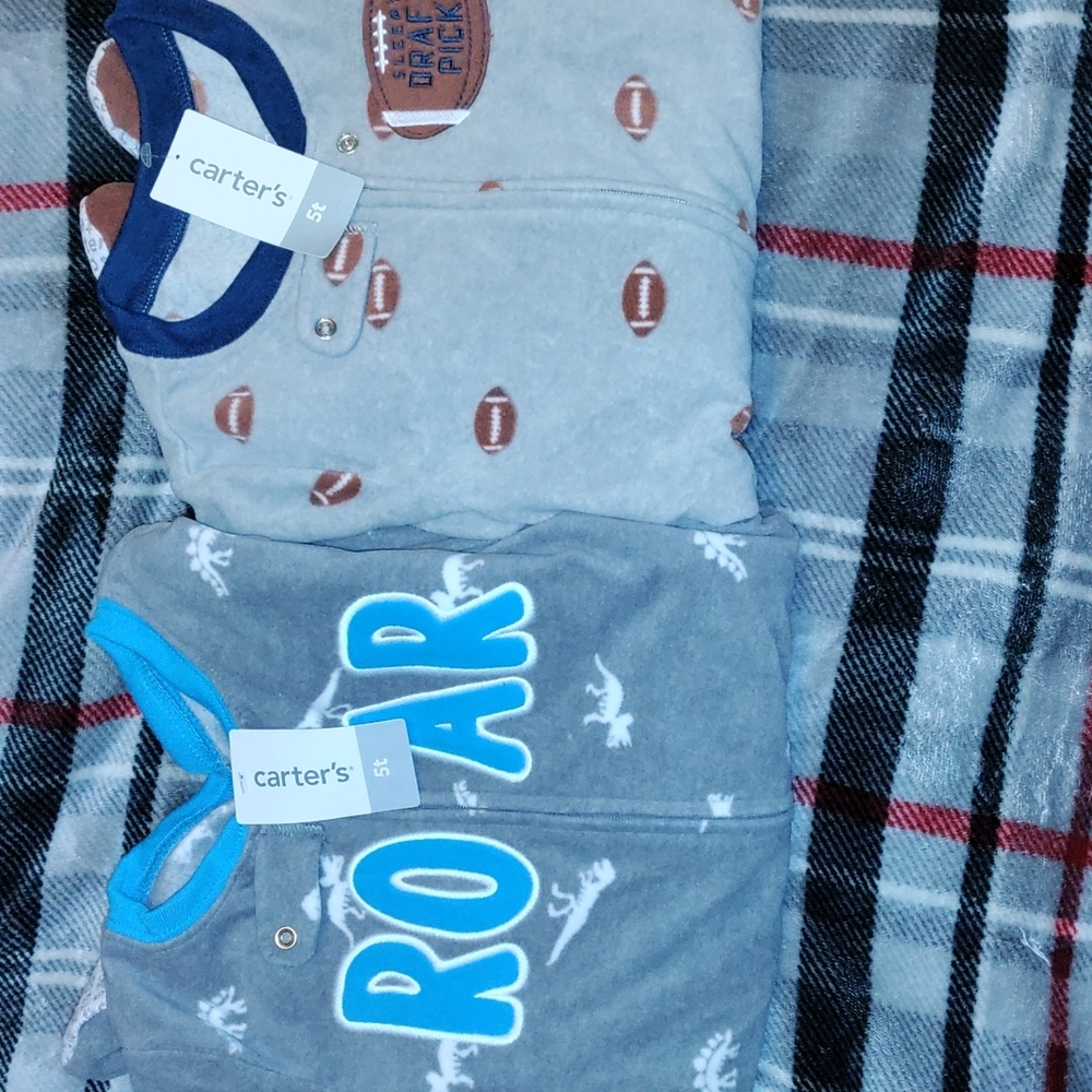Carter's never worn toddler boy's onesie footed pajamas size 5t.